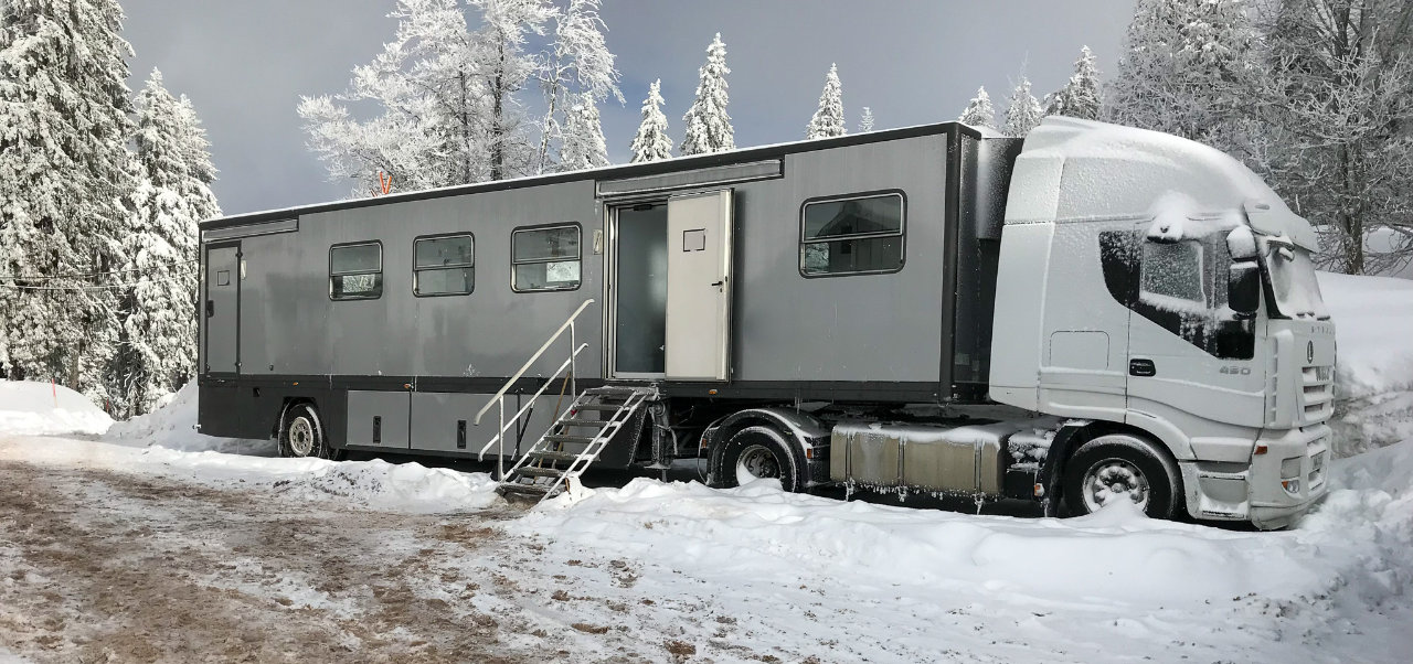 Büromobile mieten von FITOUT: Fahrende Arbeitsstätten ohne